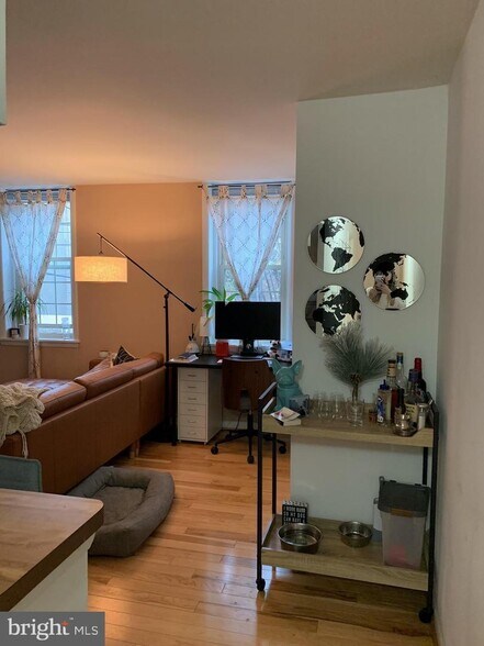 More Photos Of 747 S 2nd St, Philadelphia Apartments For Sale