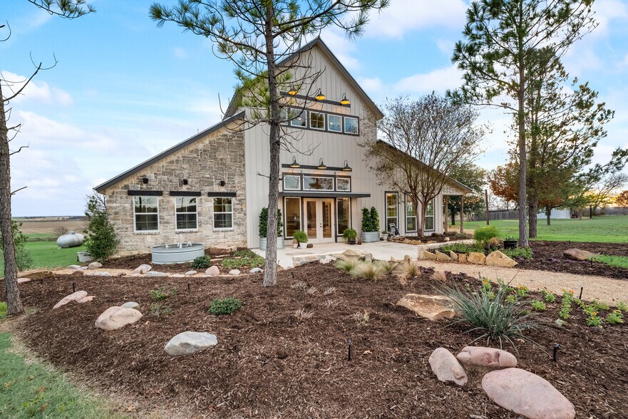 More Photos Of 955 Jack Eastham, Avalon Land For Sale