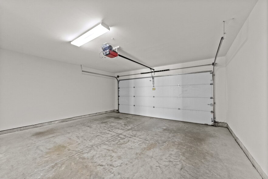 More Photos Of 2007 Baltic Ave, Virginia Beach Apartments For Sale