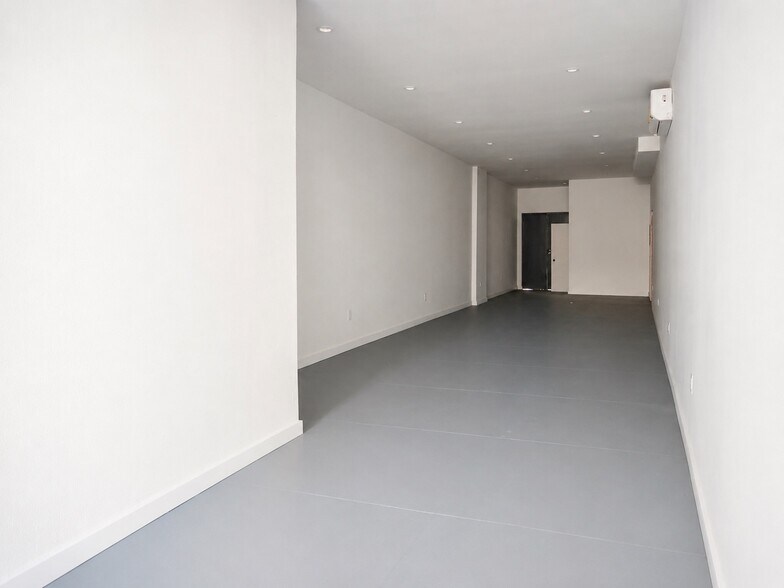 More Photos Of 14426 Friar St, Van Nuys Storefront For Sale