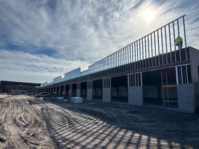 More Photos Of 105 Capitol Dr, Rincon Storefront For Lease