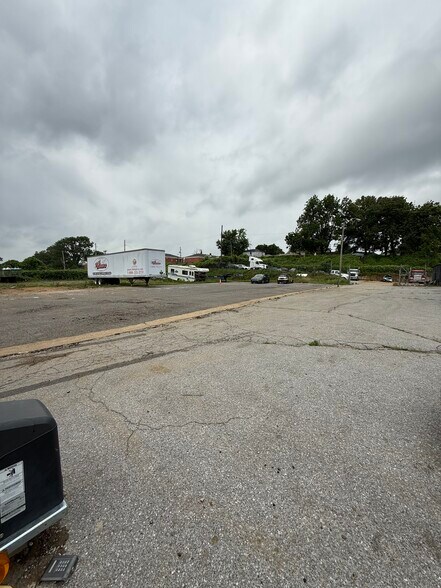 More Photos Of 160 W Mallory Ave, Memphis Industrial For Sale