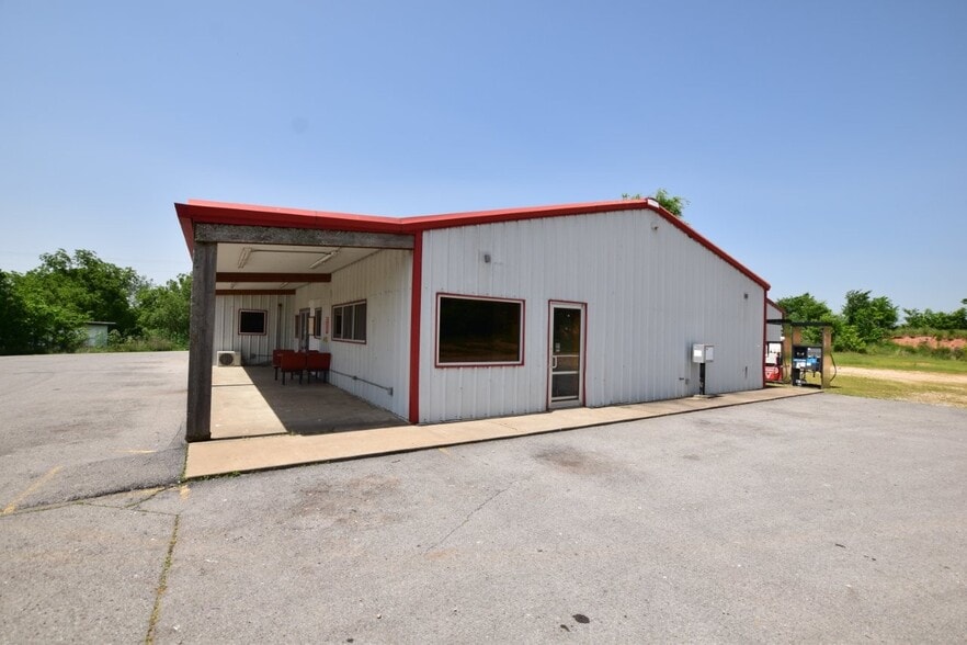More Photos Of 75174 Hwy 59 Hwy, Stilwell Convenience Store For Sale
