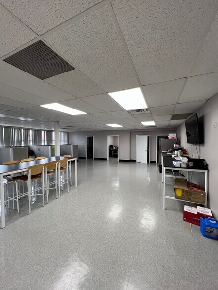 More Photos Of 153-40 Rockaway Blvd, Jamaica Warehouse For Lease