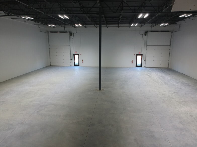 More Photos Of 20 Haypress Rd, Cranbury Warehouse For Lease