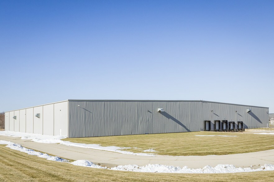 More Photos Of 1805 Industrial Ct, Belvidere Warehouse For Lease