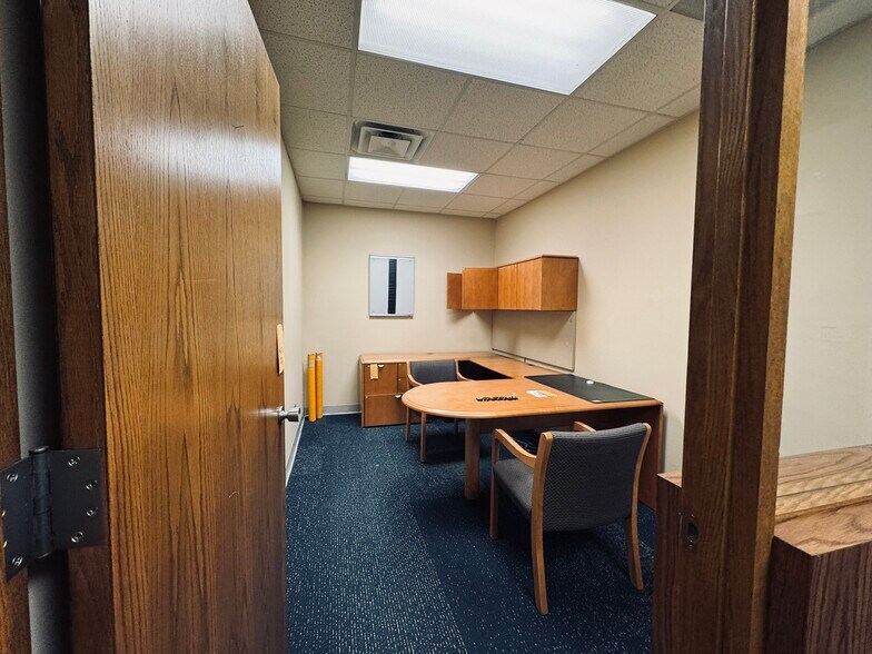 More Photos Of 5101 N Grand River Ave, Lansing Bank For Sale