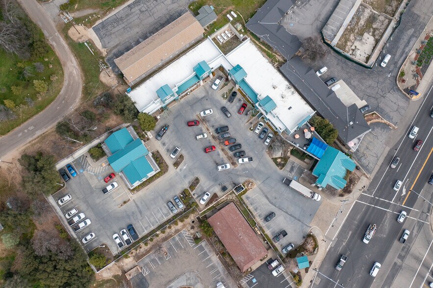 More Photos Of 40282 Highway 41, Oakhurst Freestanding For Sale