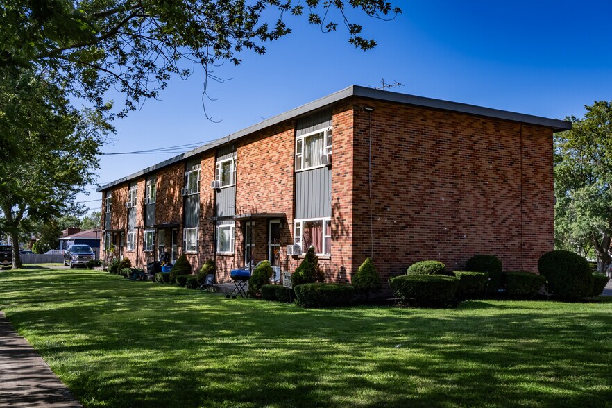 More Photos Of 9901 Niagara Falls Blvd, Niagara Falls Apartments For Sale