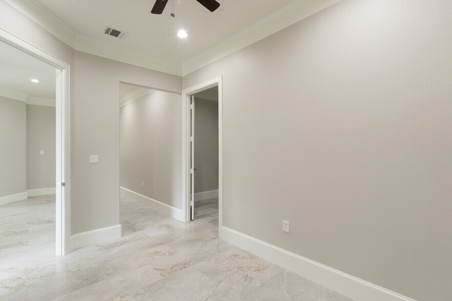 More Photos Of 12414 Spring Cypress Rd, Tomball Medical For Sale