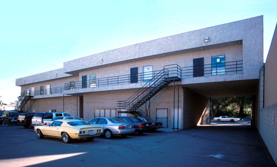 More Photos Of 13223 Ventura Blvd, Studio City Office For Lease