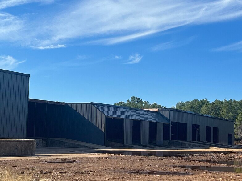 More Photos Of 12345 Massey ave, Tyler Distribution For Lease