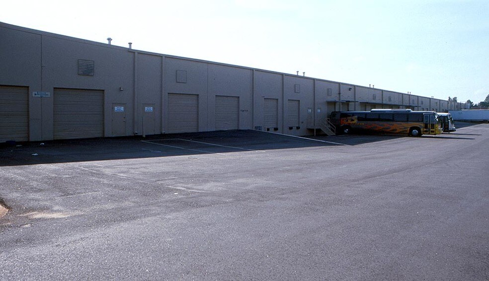 More Photos Of 4611 Greer Cir, Stone Mountain Warehouse For Lease