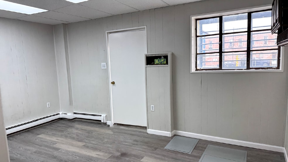 More Photos Of 158-164 Locust Ave, Bronx Warehouse For Lease