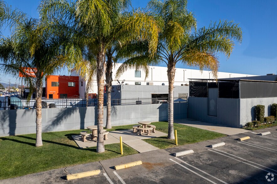 More Photos Of 13006 Saticoy St, North Hollywood Warehouse For Lease