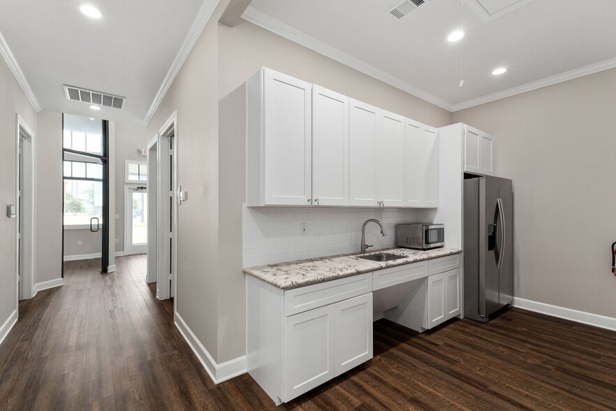 More Photos Of 2043 N Mason Rd, Katy Loft Creative Space For Sale