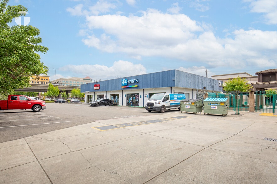 More Photos Of 2828 Q St, Sacramento General Retail For Lease
