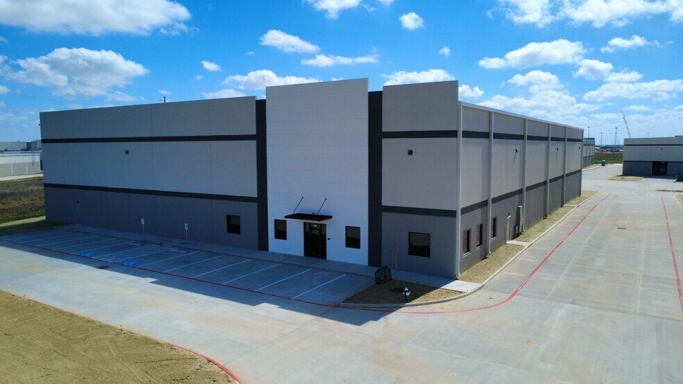 More Photos Of 2690 Twinwood Pky, Brookshire Distribution For Sale