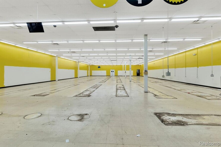 More Photos Of 4705 Conner St, Detroit General Retail For Lease