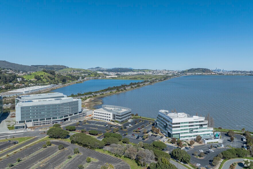 More Photos Of 7000 Marina Blvd, Brisbane Research And Development For Lease