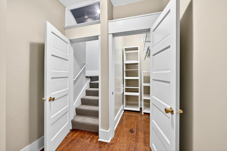 More Photos Of 132 30th Ave, Seattle Apartments For Sale