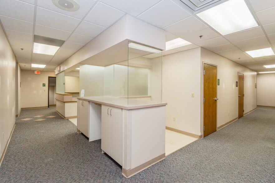 More Photos Of 520 10th Ave, Coralville Medical For Sale