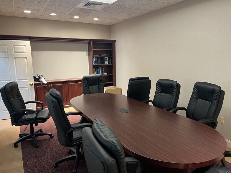 More Photos Of 3 Research Dr, Woodbridge Medical For Lease