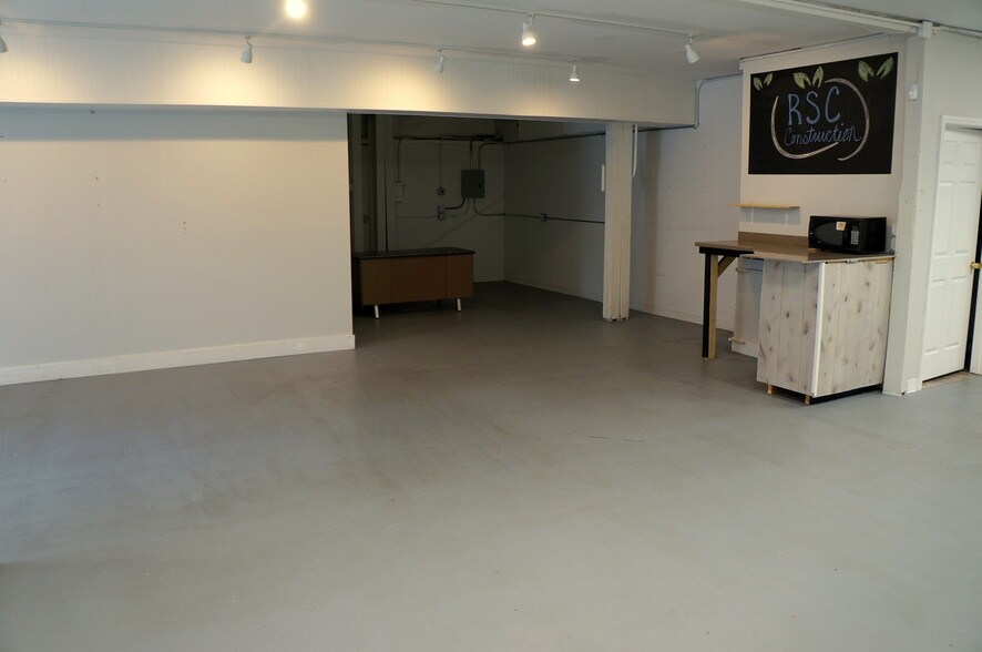 More Photos Of 1970 Surgi Dr, Mandeville Loft Creative Space For Lease