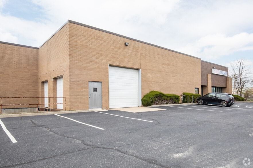 2190 Smithtown Ave, Ronkonkoma, NY 11779 Warehouse For Sale