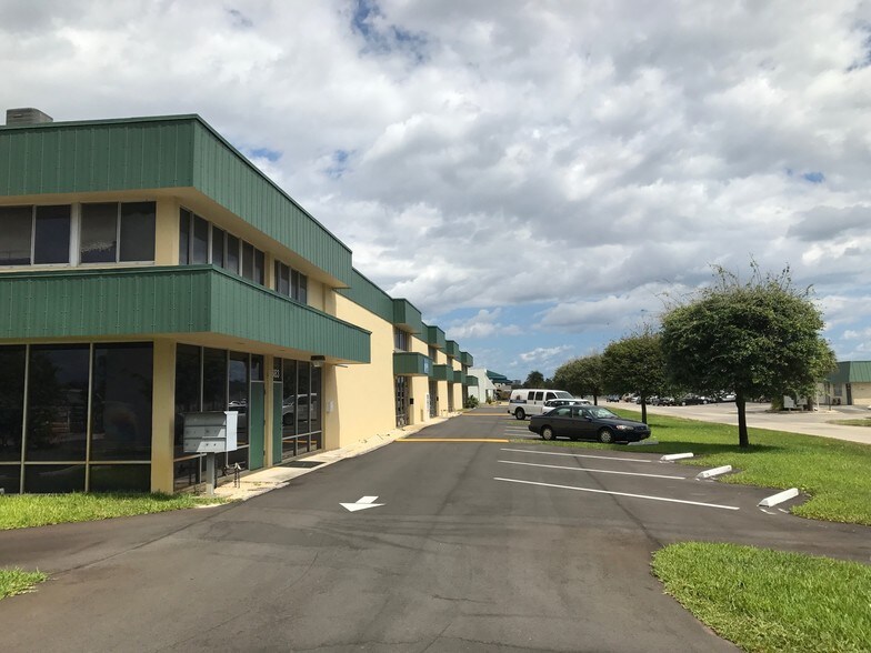 More Photos Of 1683-1711 Latham Rd, West Palm Beach Light Distribution For Lease