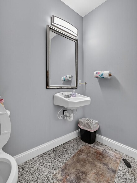 More Photos Of 17593 Nassau Commons Blvd, Lewes Flex For Sale