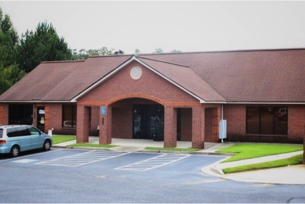 More Photos Of 216-220 Willis Dr, Stockbridge Medical For Sale