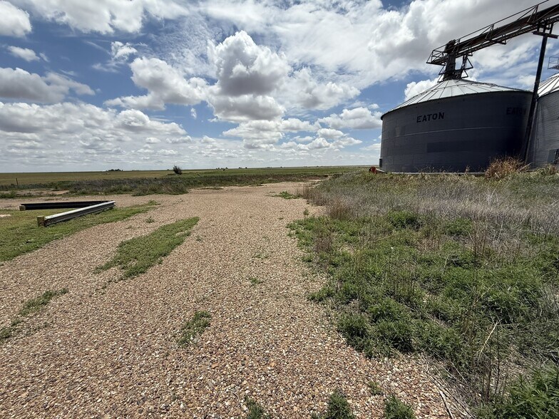 More Photos Of 743 W US Highway 70, Plainview Industrial For Sale