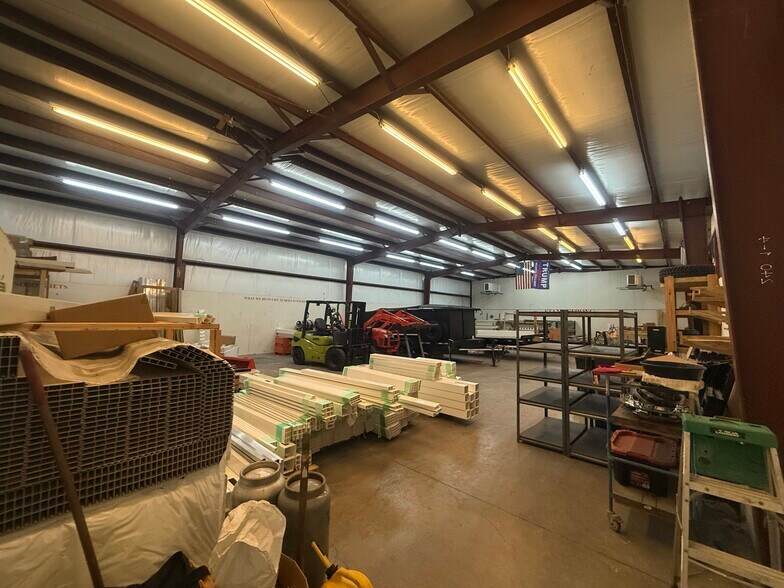 More Photos Of 850500 Us-17, Yulee Warehouse For Lease