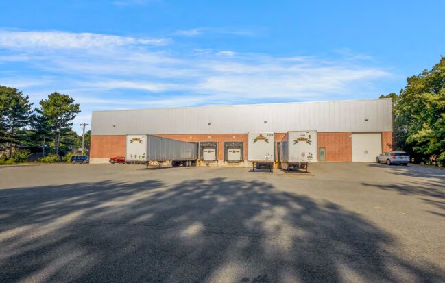 More Photos Of 235 Andover St, Wilmington Warehouse For Lease