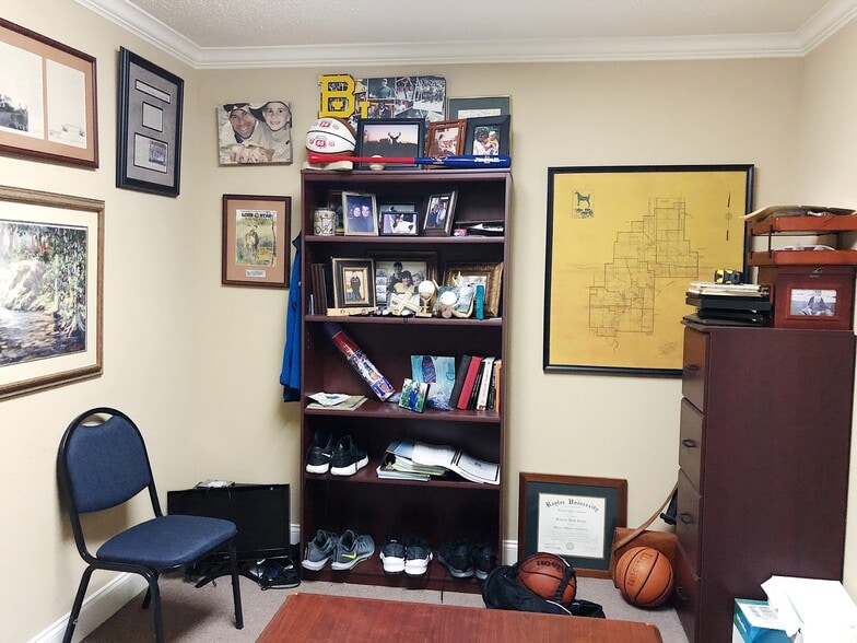 More Photos Of 815-817 Lake Air Dr, Waco Office For Lease