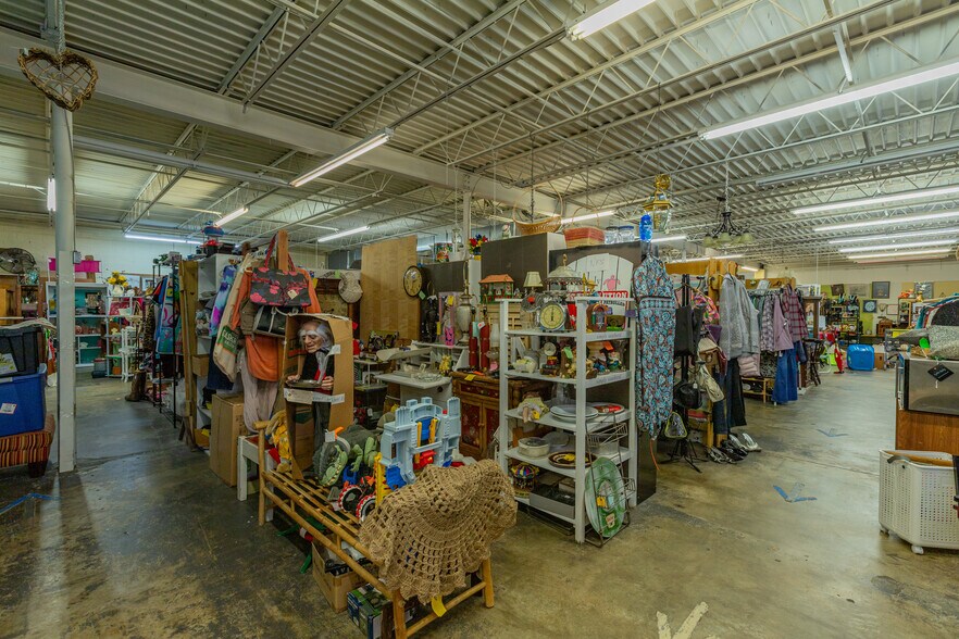 More Photos Of 4140 Hamilton Rd, Columbus Flex For Sale