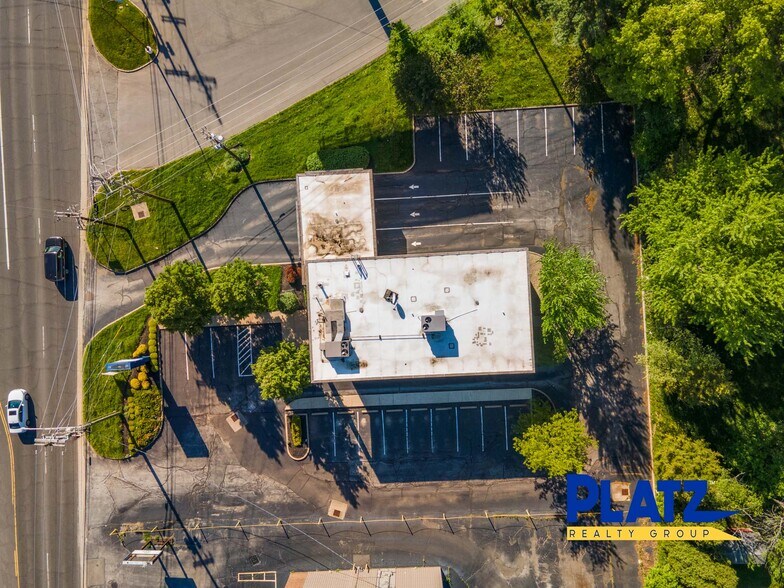 More Photos Of 5845 Youngstown Warren Rd, Niles Bank For Lease