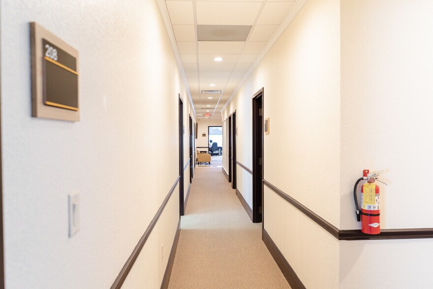 More Photos Of 131 E New York Ave, Deland Medical For Lease