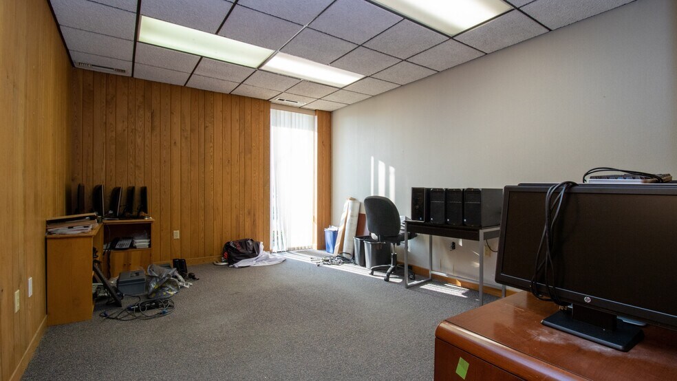More Photos Of 214 2nd St, Brokaw Loft Creative Space For Sale