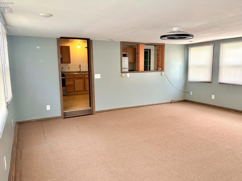 More Photos Of 418 Main st, Risingsun General Retail For Sale