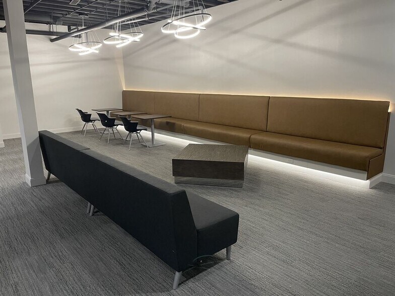 More Photos Of 3062 E Walton Blvd, Auburn Hills Office Residential For Lease