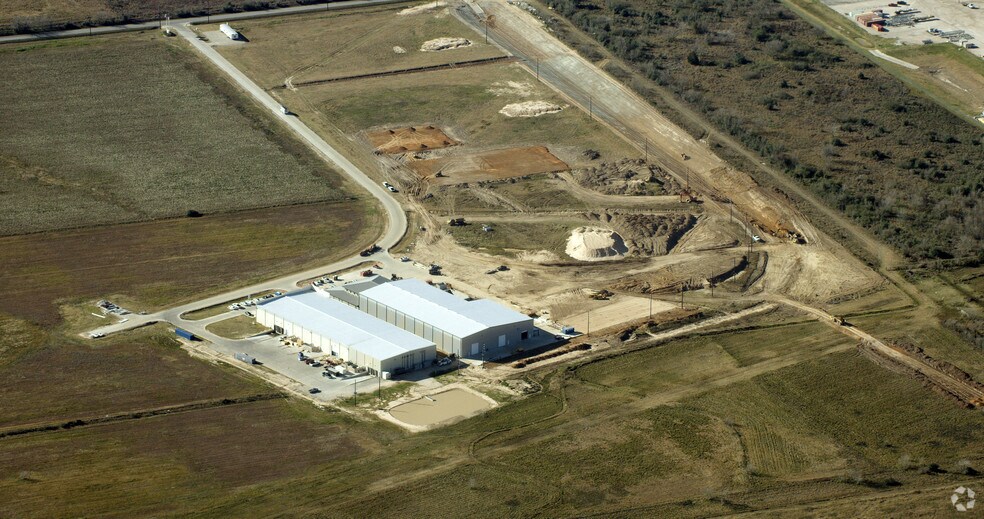 More Photos Of 25002 Clay Rd, Katy Warehouse For Lease