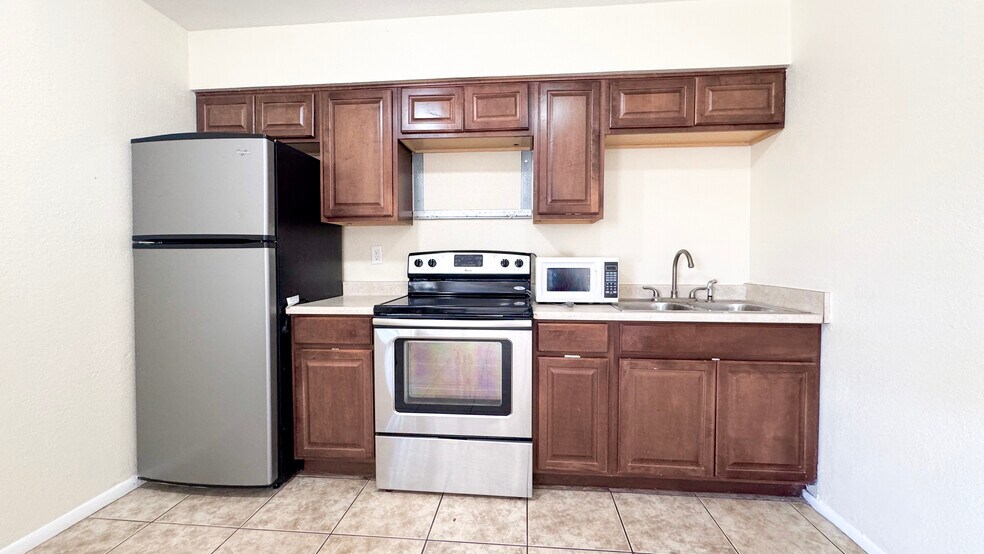 More Photos Of 8939 N 8th St, Phoenix Apartments For Sale