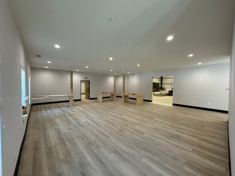 More Photos Of 61 Toto Creek Park Rd, Dawsonville Warehouse For Sale