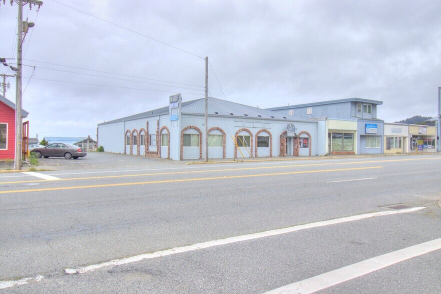 Primary Photo Of 29820 Ellensburg Ave, Gold Beach Office For Sale