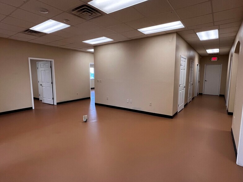More Photos Of 1010 S Meadow Ave, Odessa Warehouse For Sale