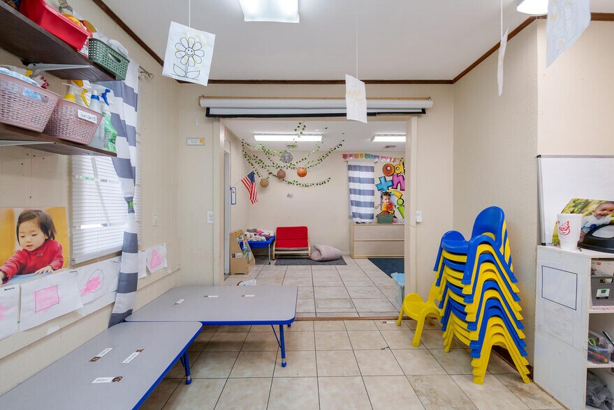 More Photos Of 2000 N 25th St, Waco Daycare Center For Sale