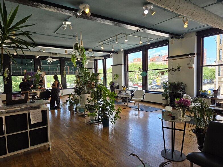 More Photos Of 365 N Illinois St, Indianapolis General Retail For Sale