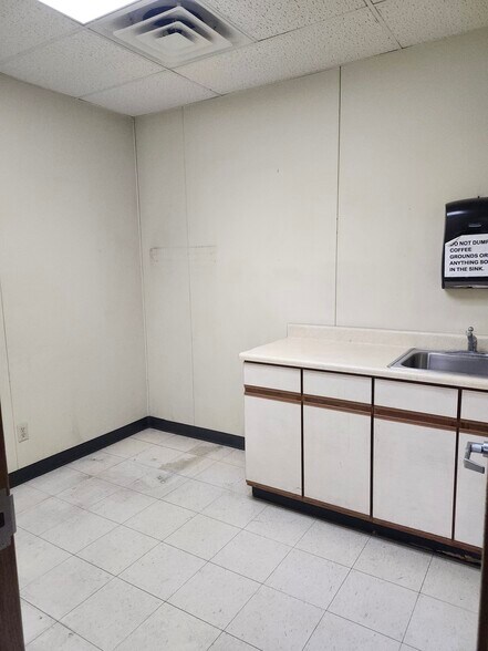 More Photos Of 826 Franklin Rd, Mercer Medical For Lease